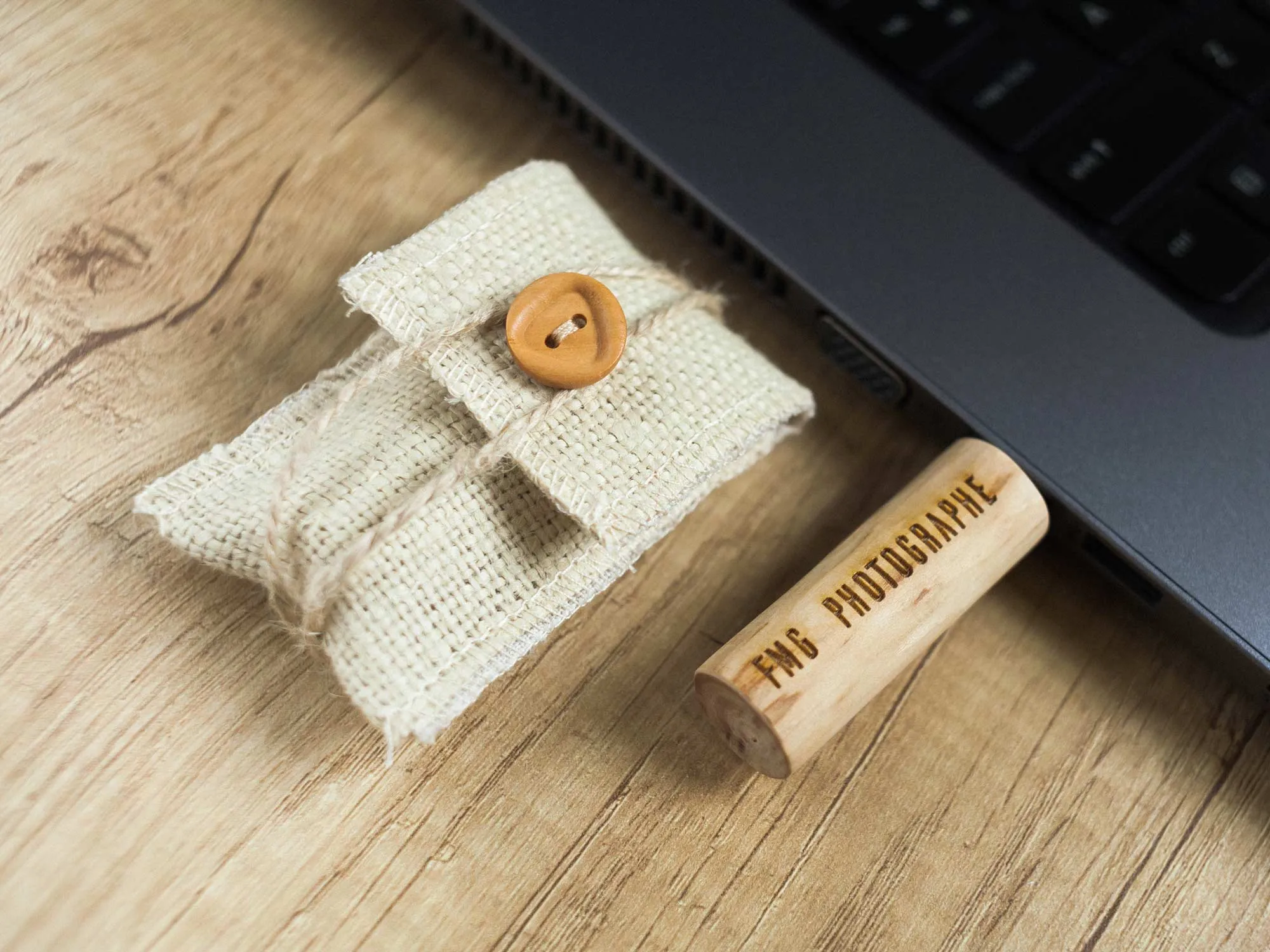 Natural Wooden USB Flash Drive in Eco Style with Linen Wrap