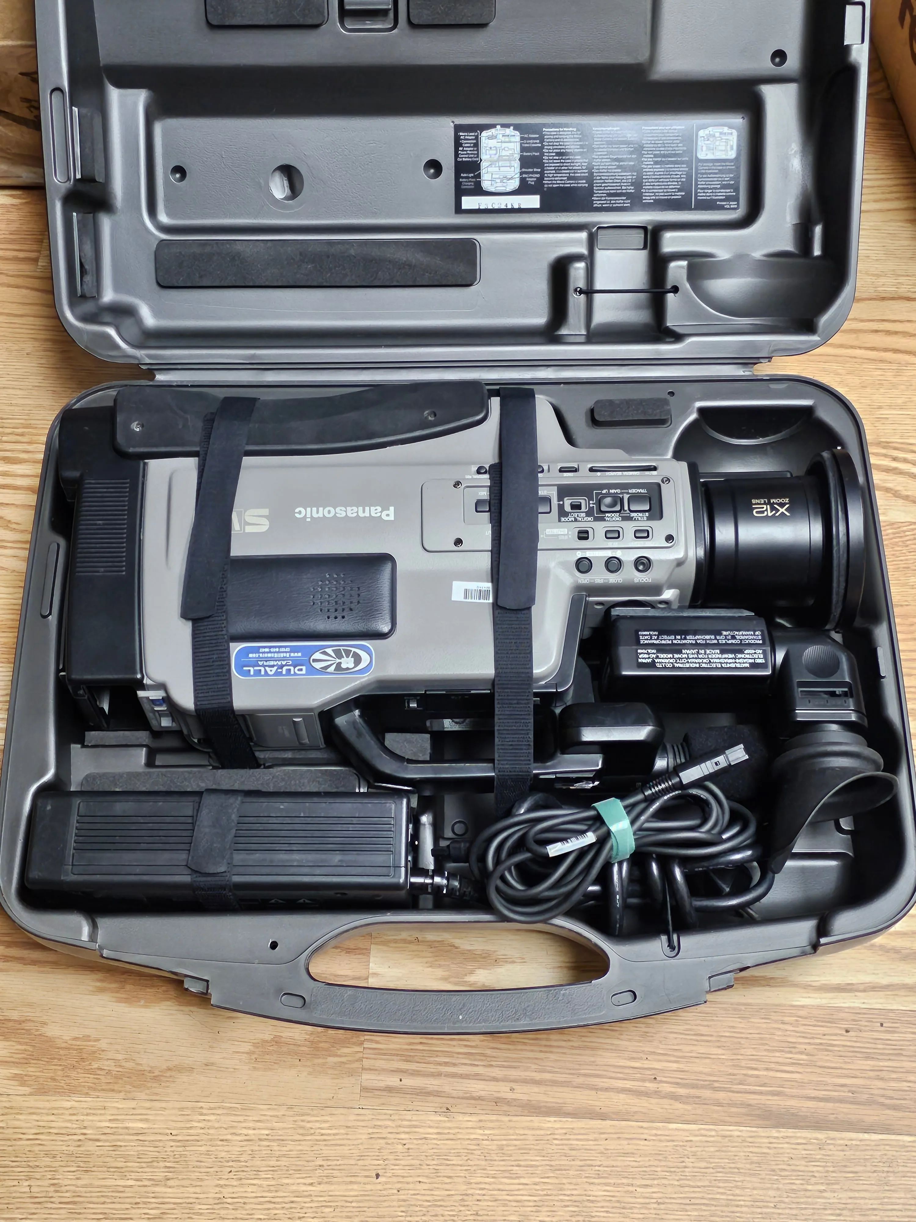 Panasonic AG-455P Reporter S-VHS Analog Camcorder S# B3HB00919 with Bebob Anton Bauer Battery Modification