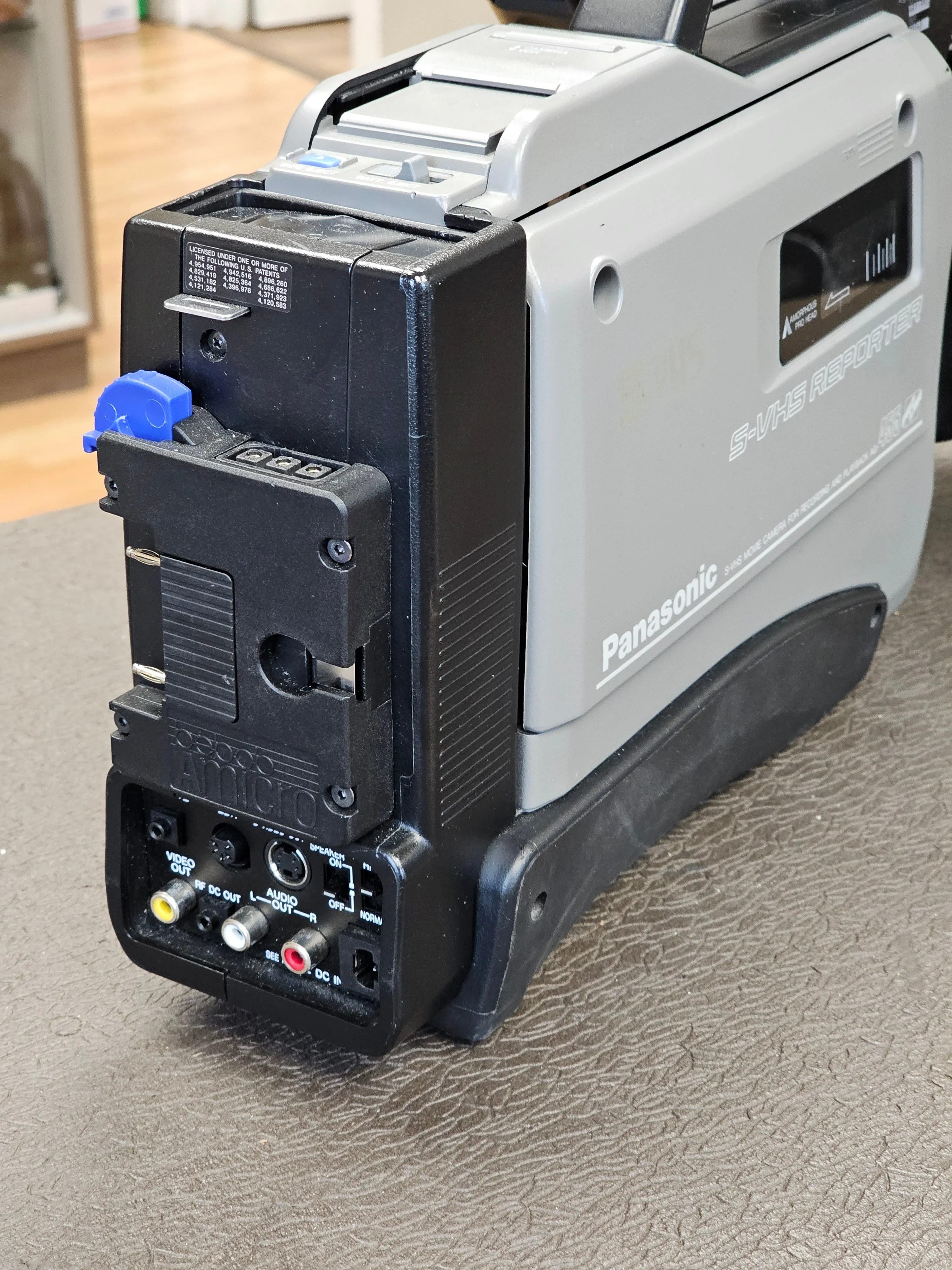 Panasonic AG-455P Reporter S-VHS Analog Camcorder S# B3HB00919 with Bebob Anton Bauer Battery Modification