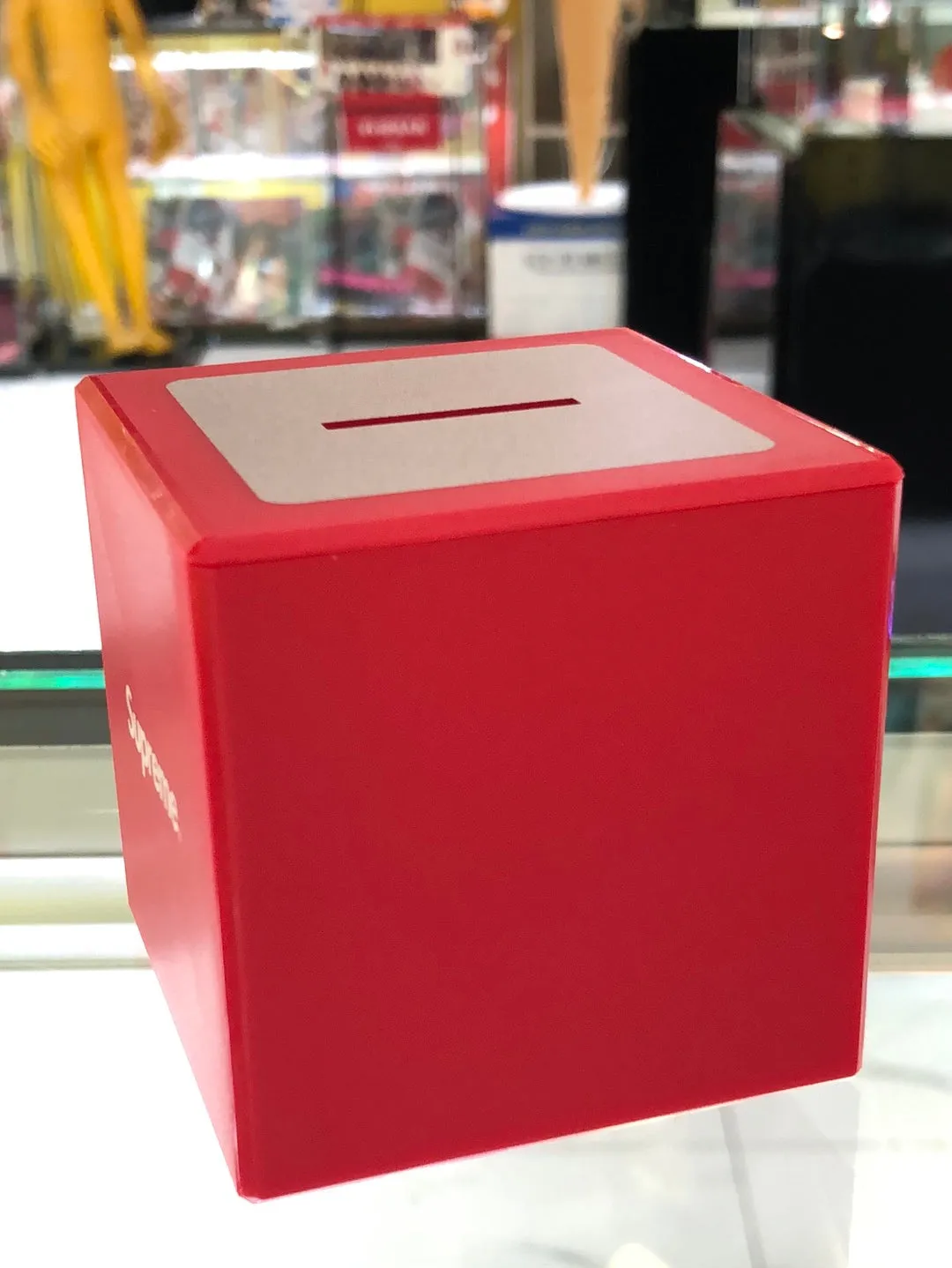 Supreme illusion Coin bank