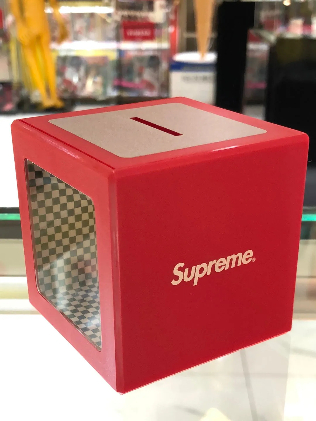 Supreme illusion Coin bank